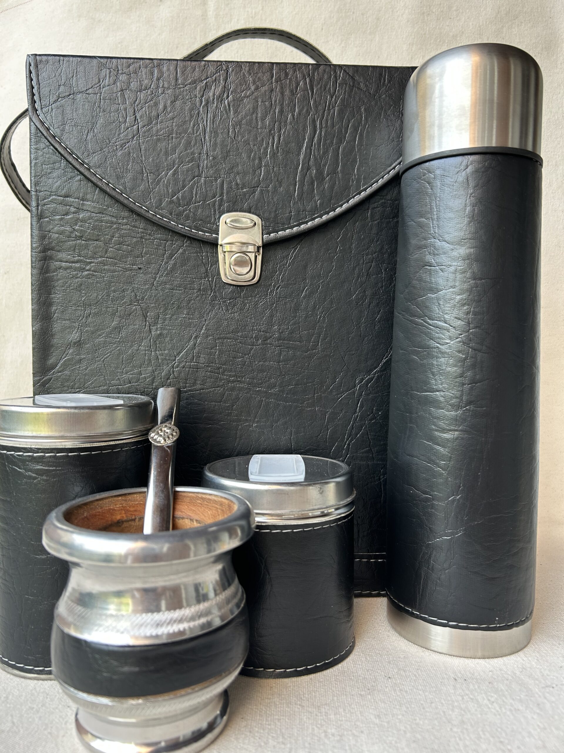 juego matero completo viene con(termo,yerbera,azucarera,mate y bombilla de acero inoxidable)
