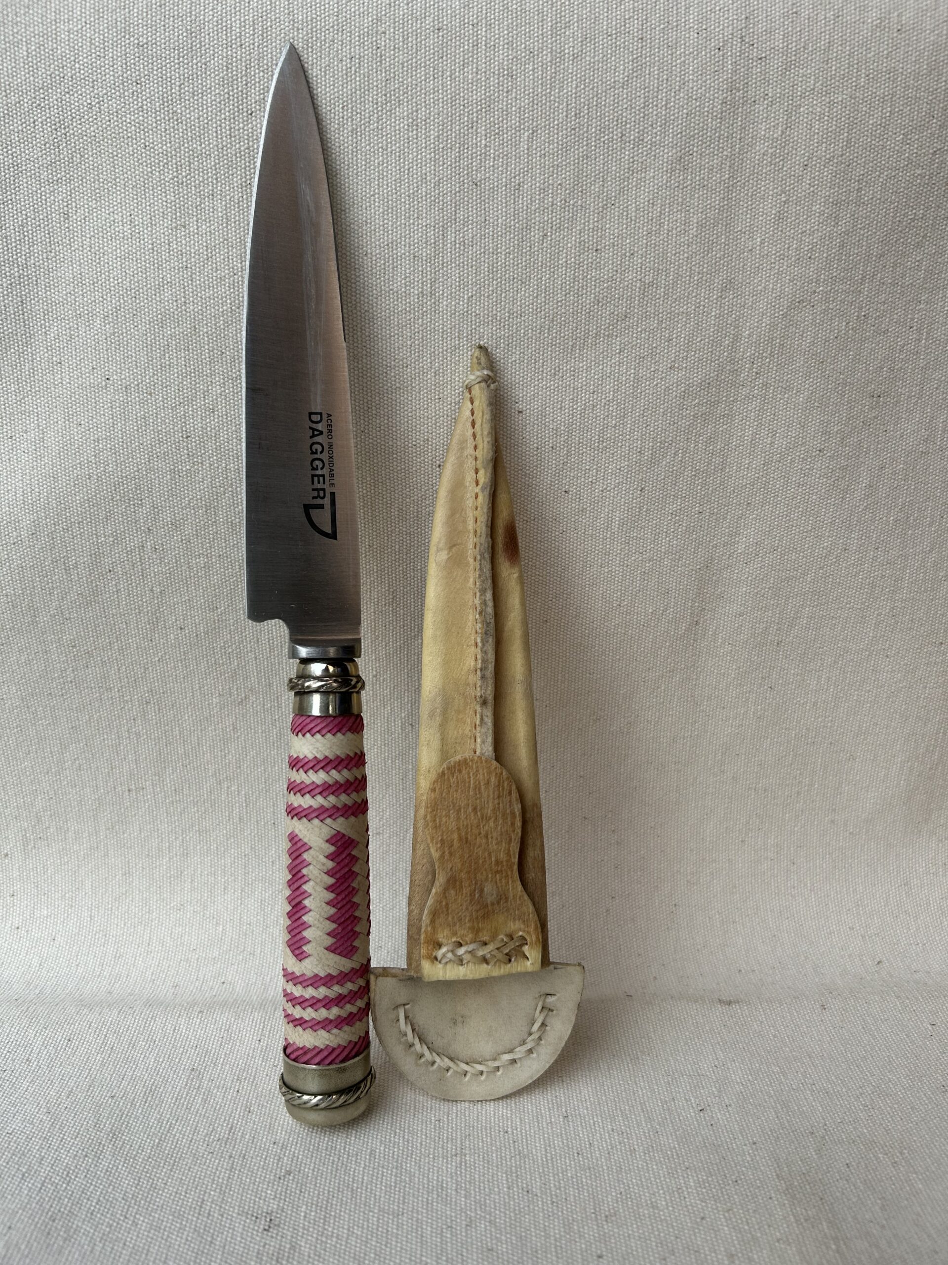 Cuchillo trenzado fino con Alpaca hoja de acero inoxidable 14 cm viene con vaina en cuero  crudo