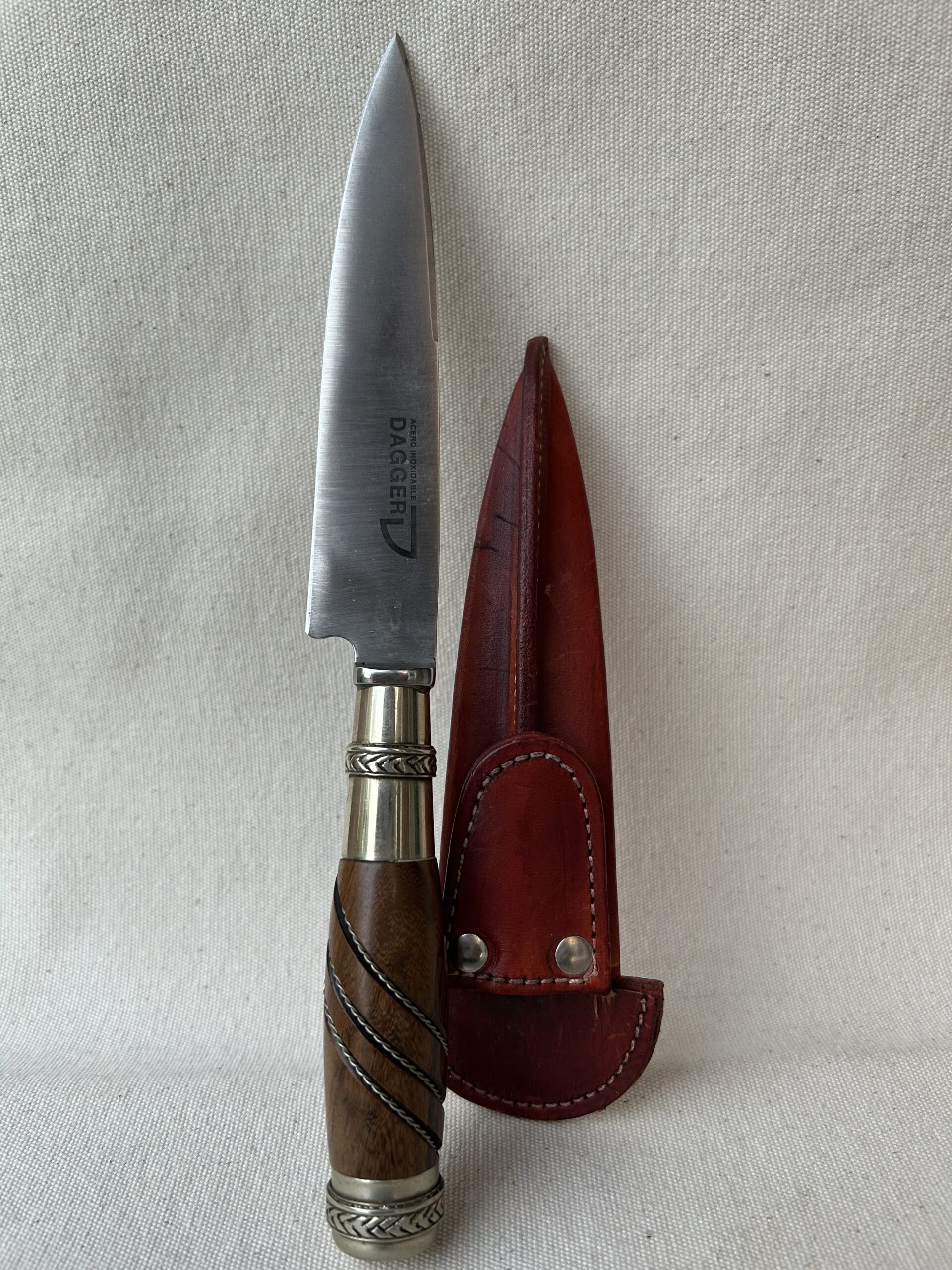 Cuchillo cabo de madera con detalles en anillo de Alpaca con diseño hoja acero inoxidable 14 cm DAGGER